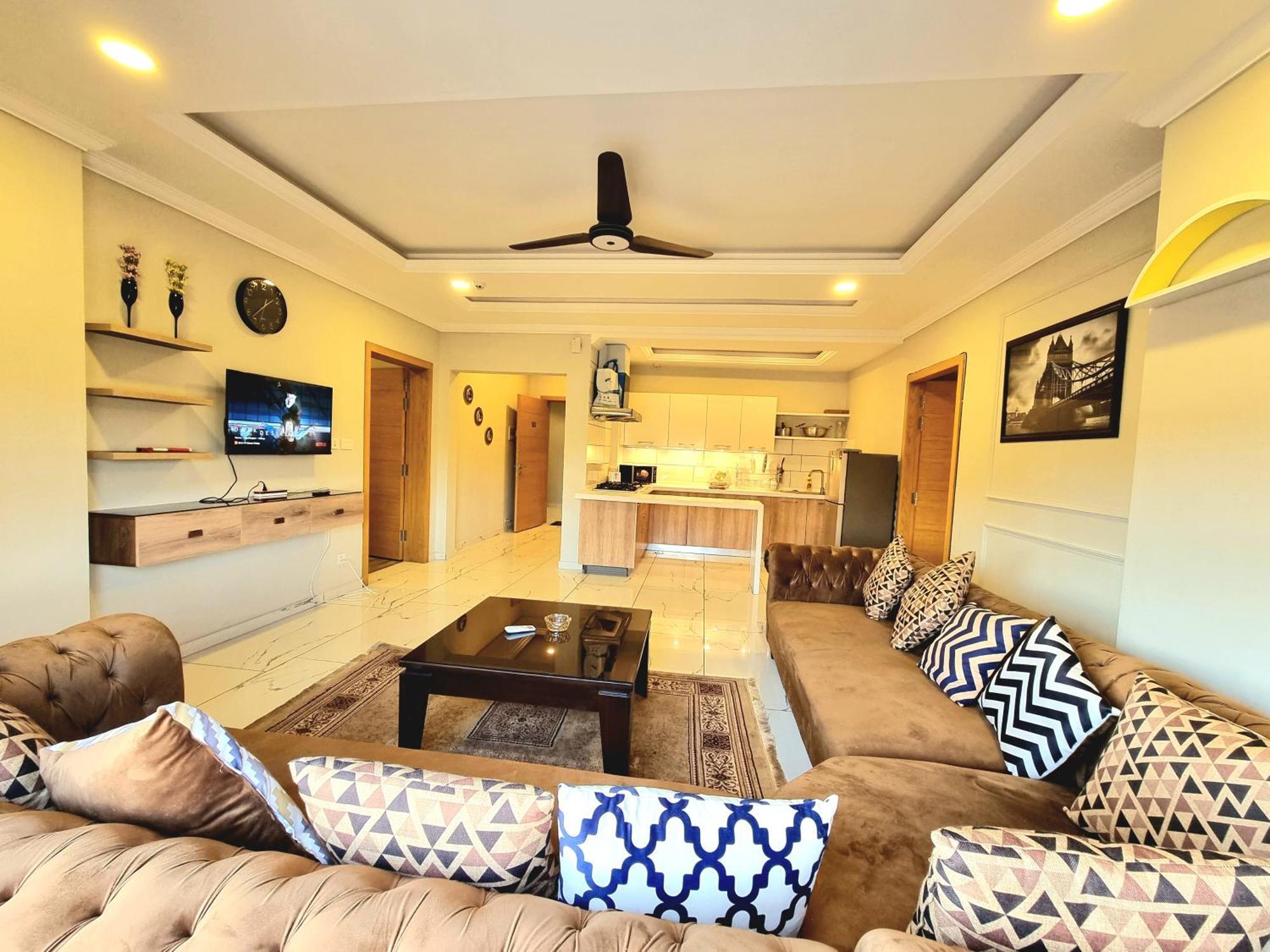The Millenial Apartments & Suites Bahria Town Rawalpindi Rum bild