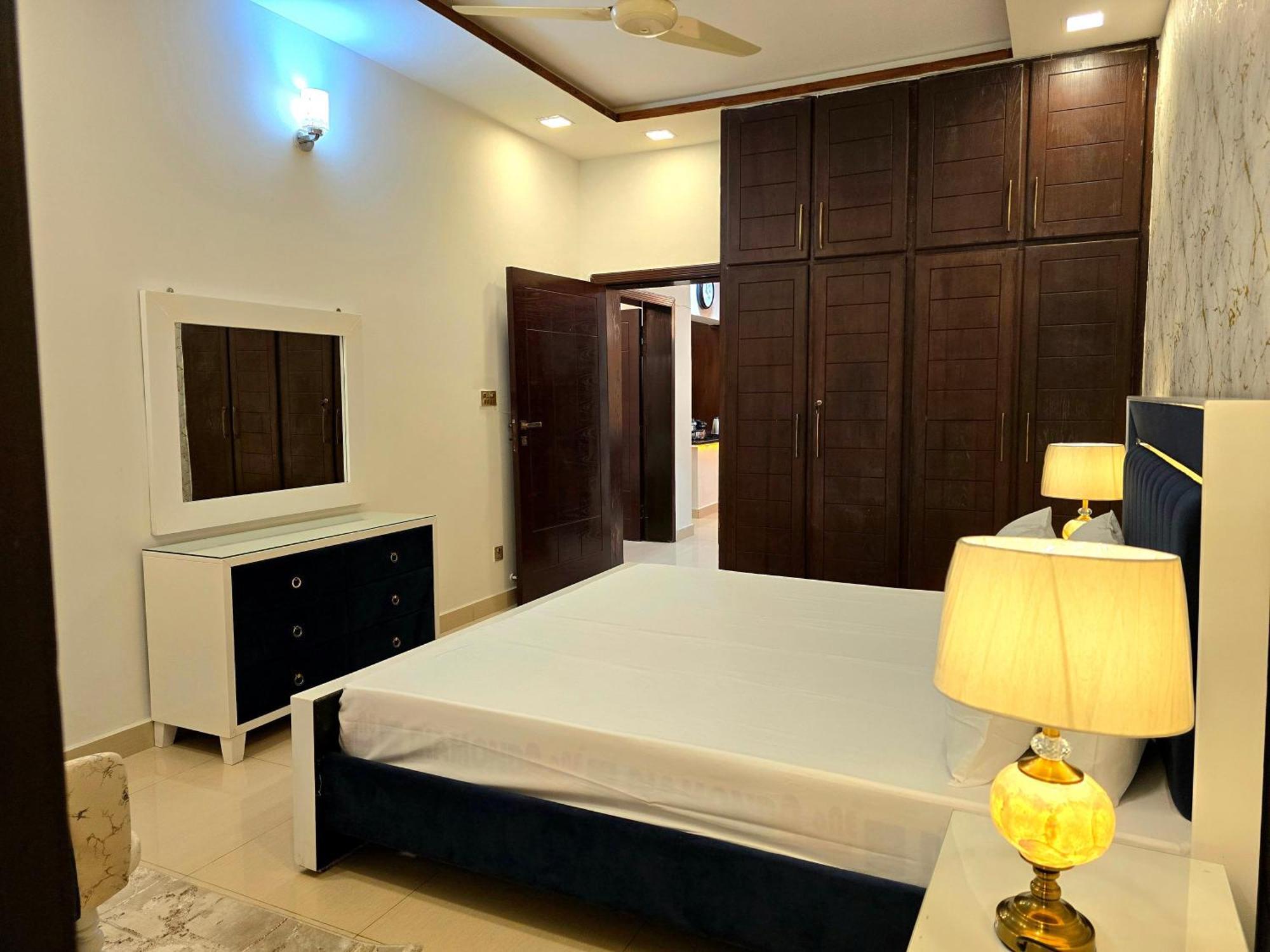The Millenial Apartments & Suites Bahria Town Rawalpindi Exteriör bild